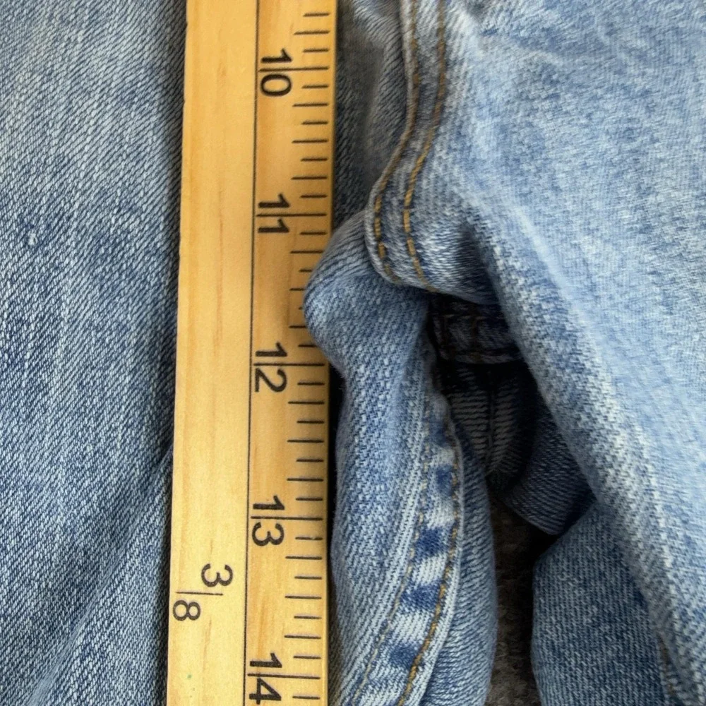 Wrangler Jeans Mens 42x30 Light Wash Blue Relaxed Fit Straight Stretch Denim